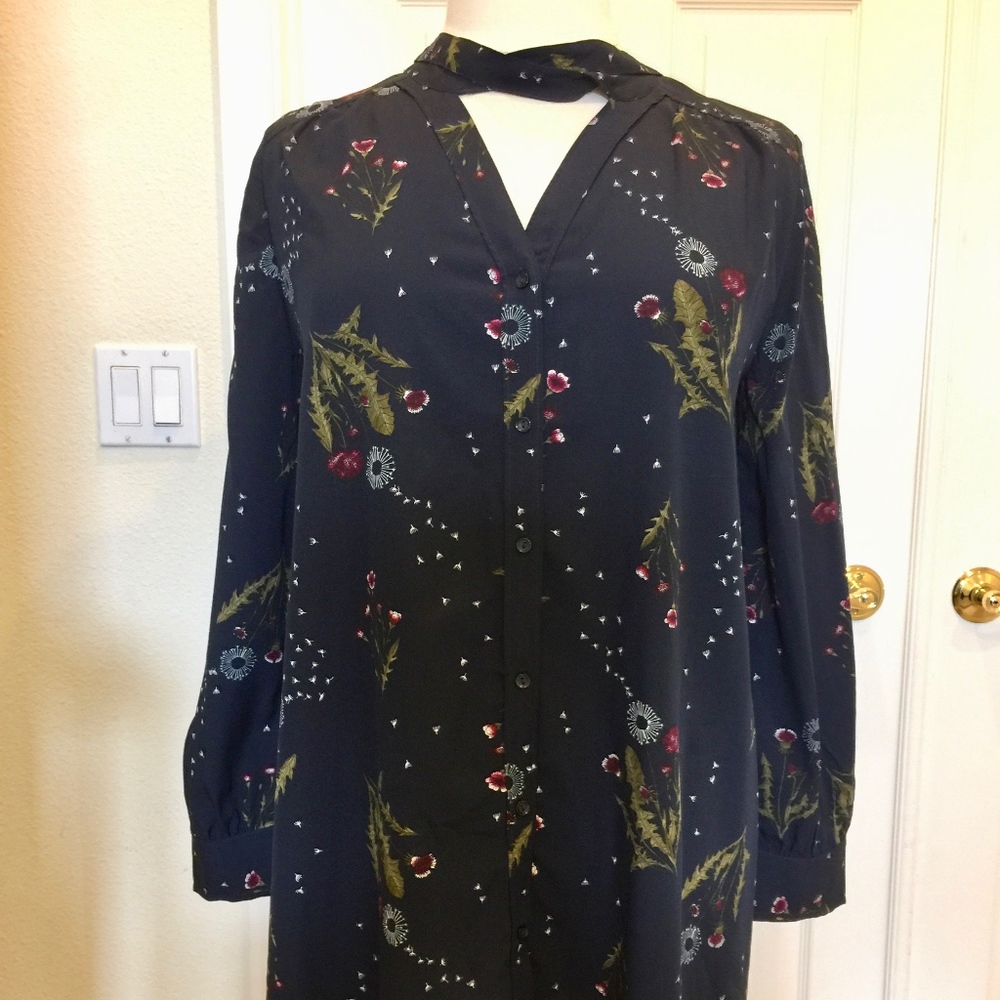 Beautiful Tunic Top in Floral Print - M/L - EUC